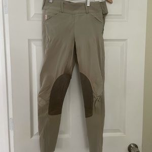 Tailored Sportsman. Size 24. Style 1968